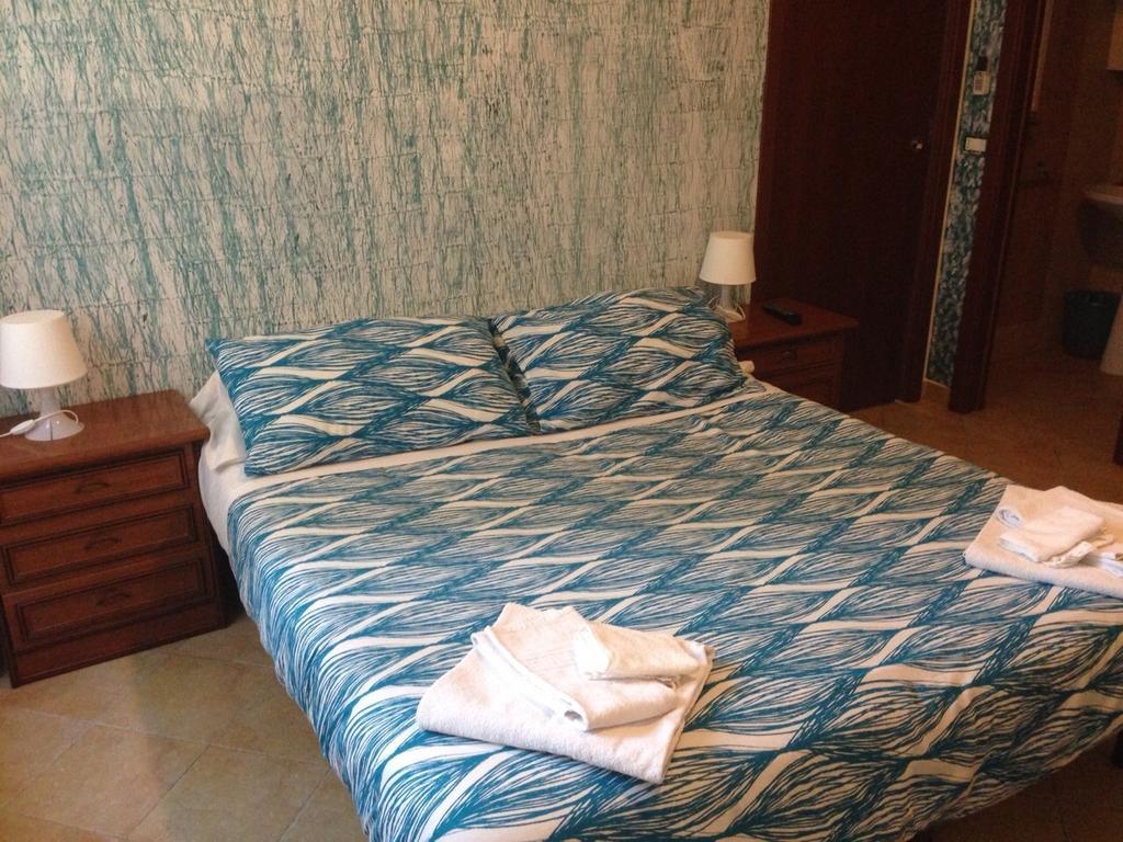 B & B Leonard Acqui Róma Szoba fotó